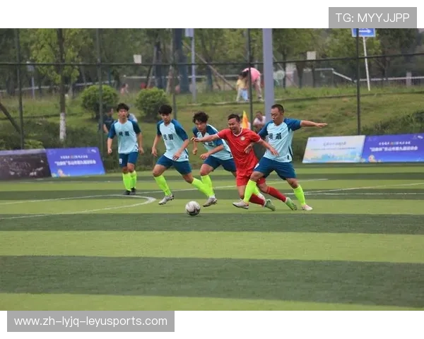 足球运动员的个体战术与团队协调